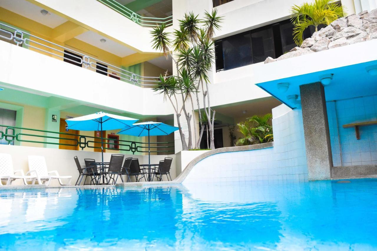 Blue Bay Hotel Salinas  Buitenkant foto