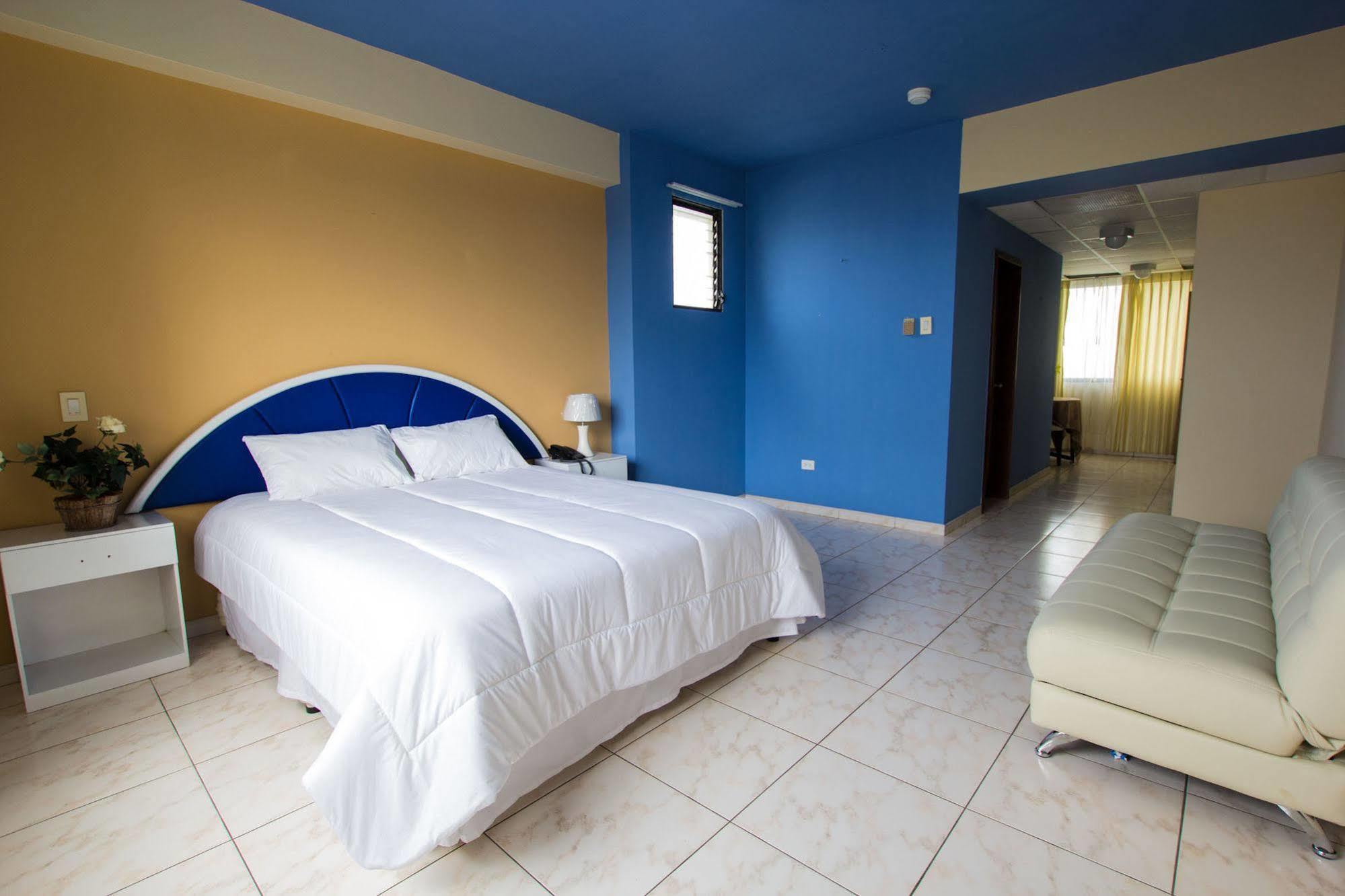 Blue Bay Hotel Salinas  Buitenkant foto